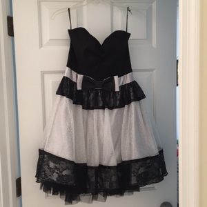 Sweetheart neckline cocktail dress